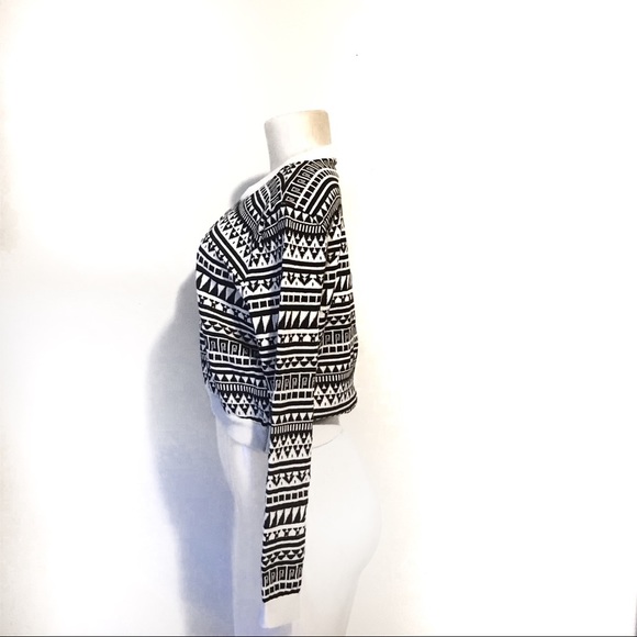 BCBGeneration Black/Cream crop sweater (197) - Picture 2 of 7